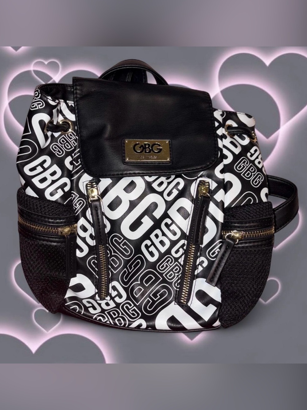 GUESS Black & White mini backpack 🎒🤍